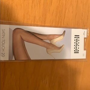 ankle nylons,satin touch20, color fairly light